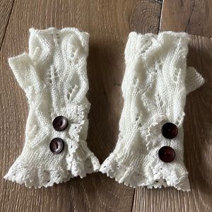 Fingerless gloves